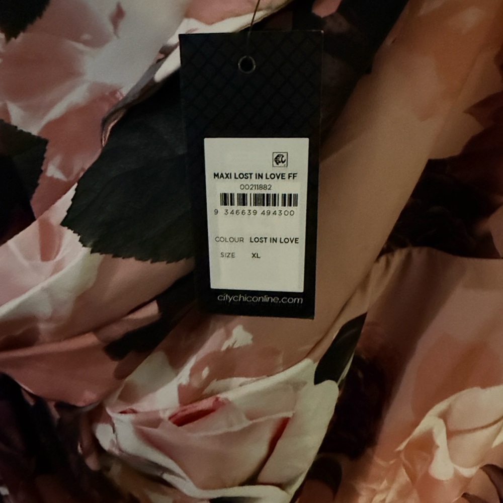 City Chic Off-Shoulder Maxi Dress - Picture 5 of 8